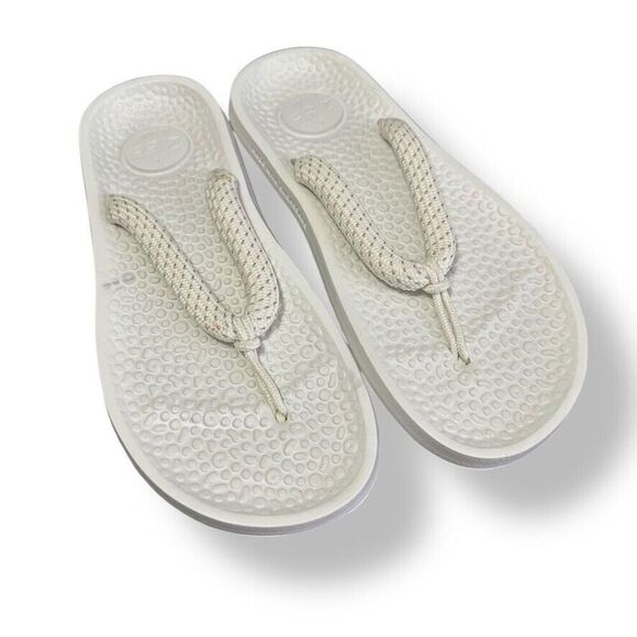Allbirds Sugar Zeffer Women’s 8 Sandals White Flip Flops Comfort Beach Summer - Picture 1 of 8